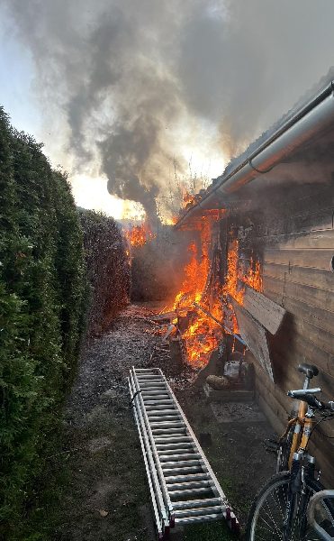 Brand eines Nebengebäudes (Bild 1)